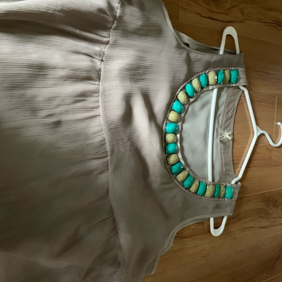 Cute party dress with beaded neckline - Picture 7 of 8